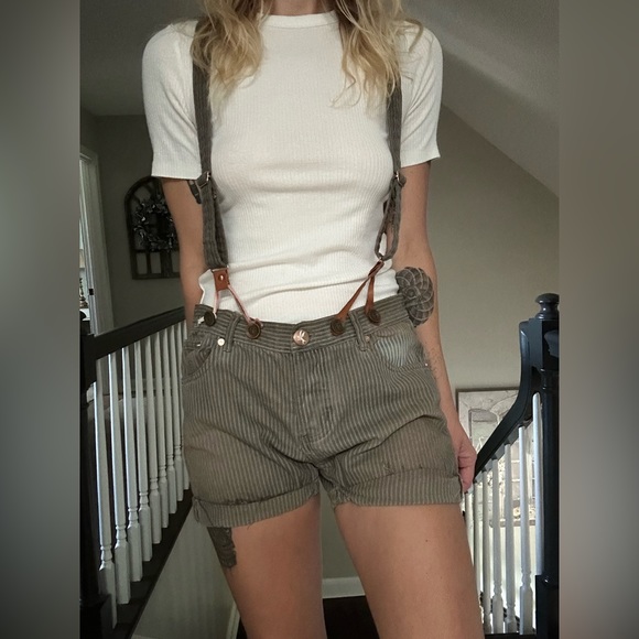 🌑 S O L D 🌑 
One teaspoon railroad suspender shorts - Picture 4 of 5